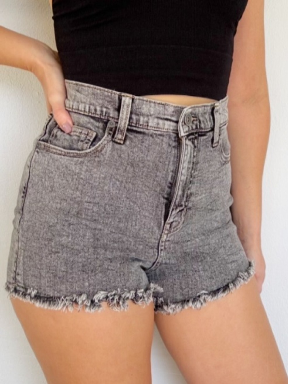Kendall + Kylie The Drifter High Rise gray acid wash cut off jean shorts 30